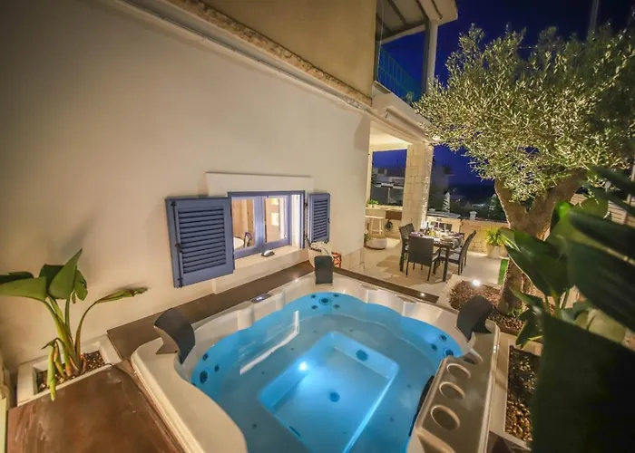 Donna Lucia - Dimore & Pool 모노폴리